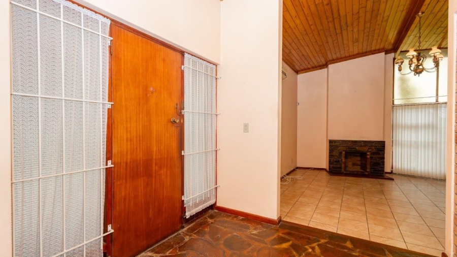 5 Bedroom Property for Sale in Silver Oaks Western Cape